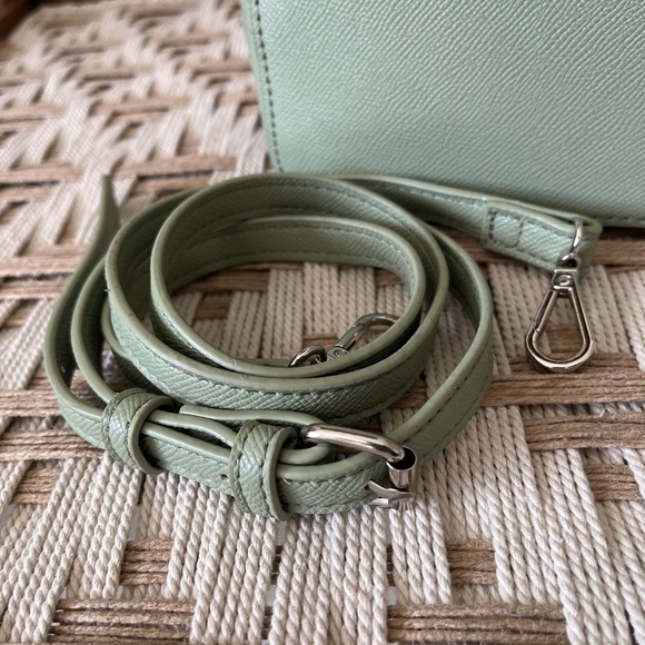 Betsey Johnson Mint Green Satchel with Bow Accent - Picture 4 of 6